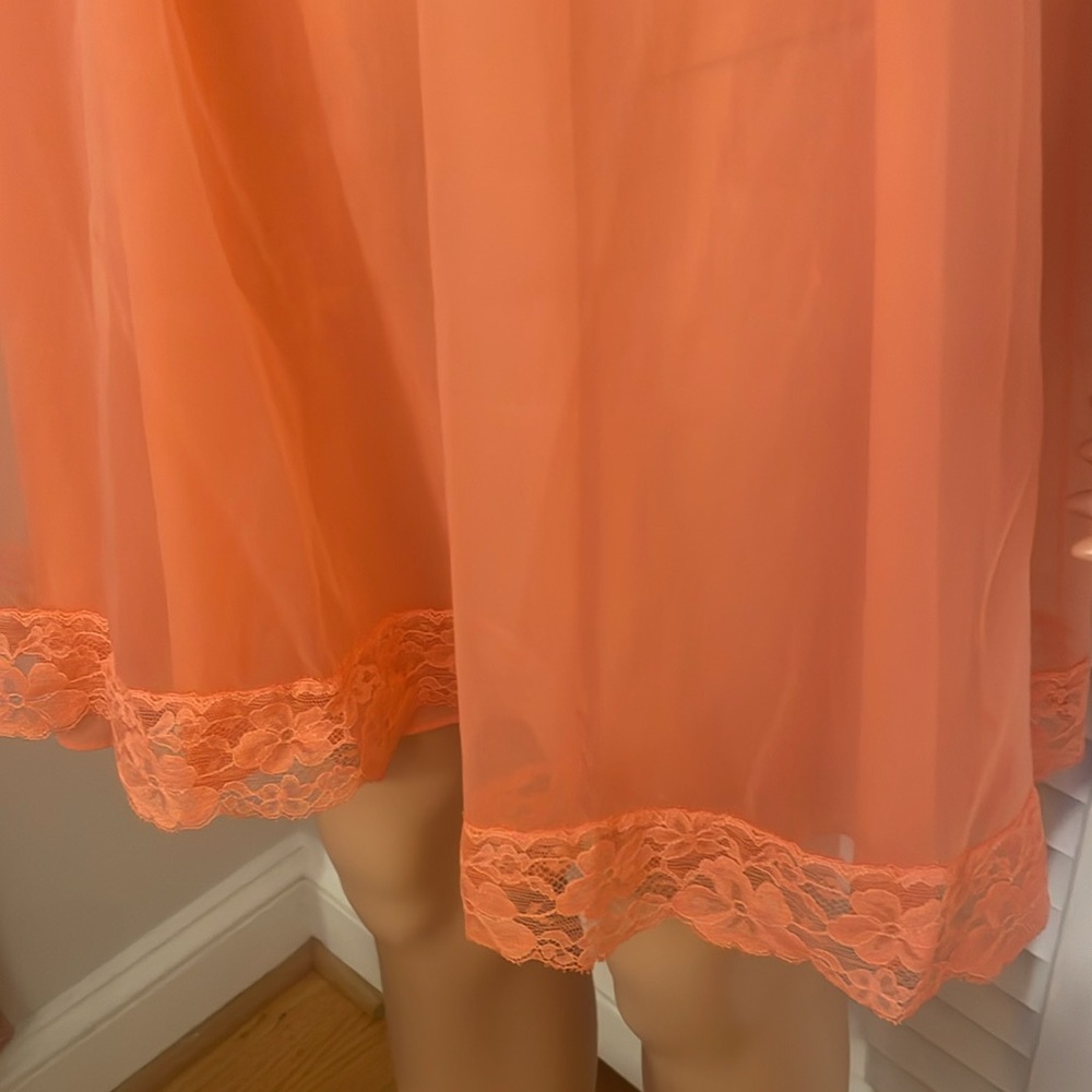 Vintage VANITY FAIR orange nighty with orange lace trim. Size XS - Picture 4 of 10